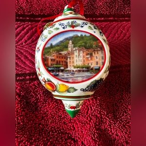 Pre-Loved Danbury Mint Ornament